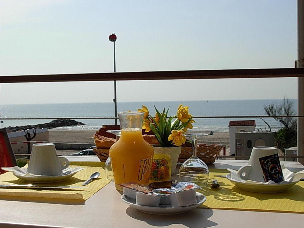 Le Grand Large Bord De Mer Hotel & Appartements パラヴァ・レ・フロ エクステリア 写真